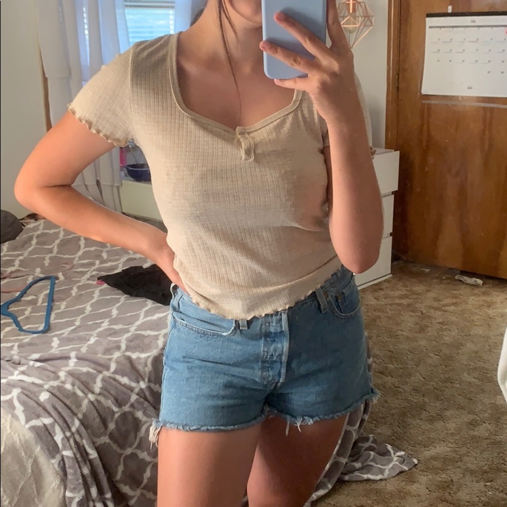 Tan basic tee